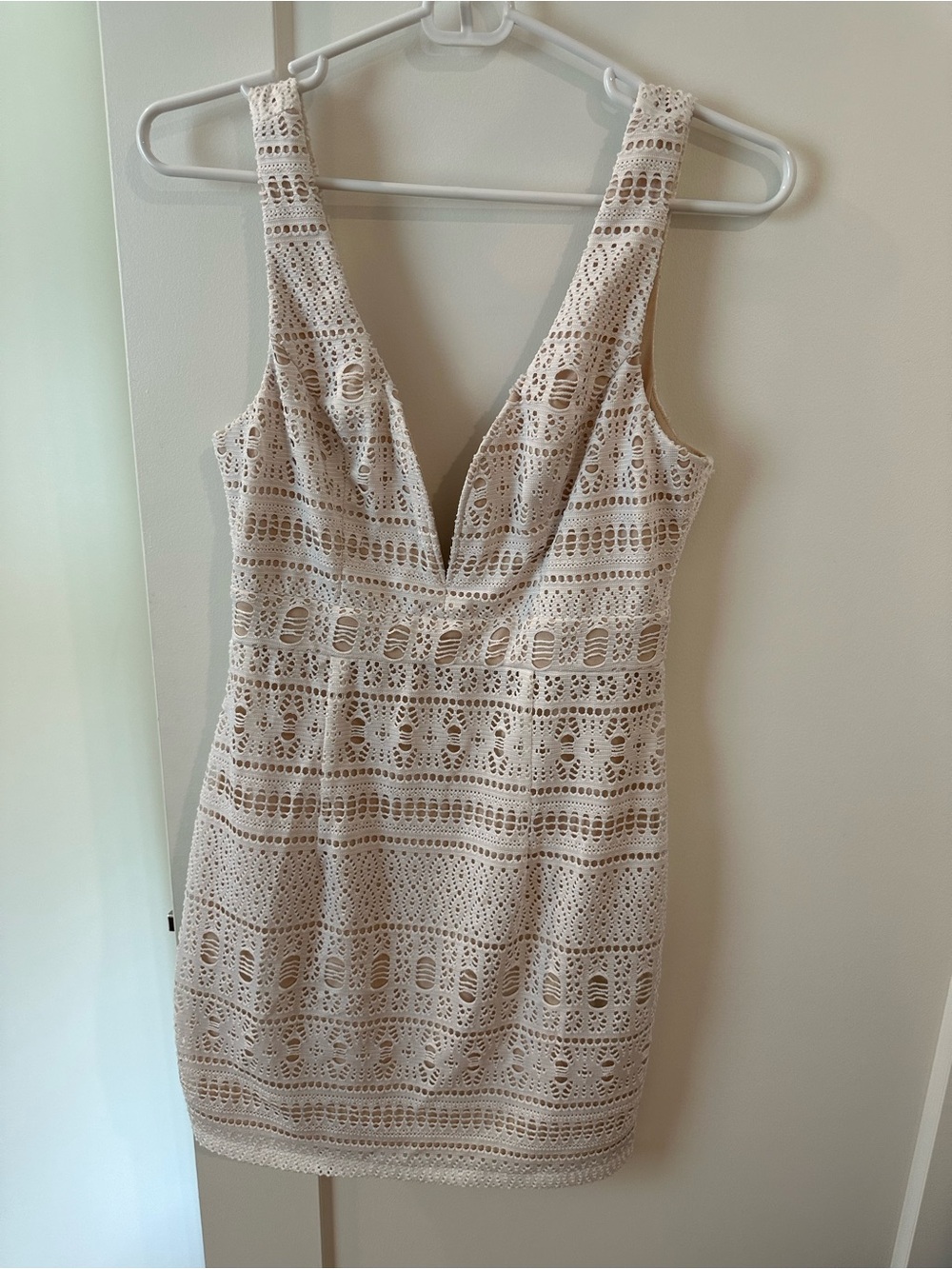 Sleeveless Crochet Lace V-Neck Women's Dress in Cream